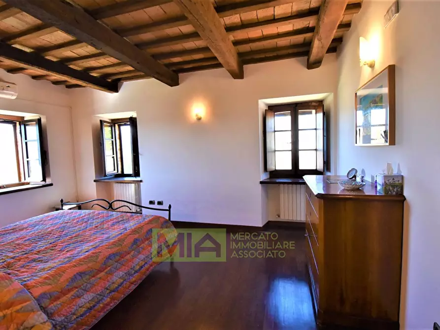 Immagine 24 di Rustico / casale in vendita  in via Belvedere a Gualdo