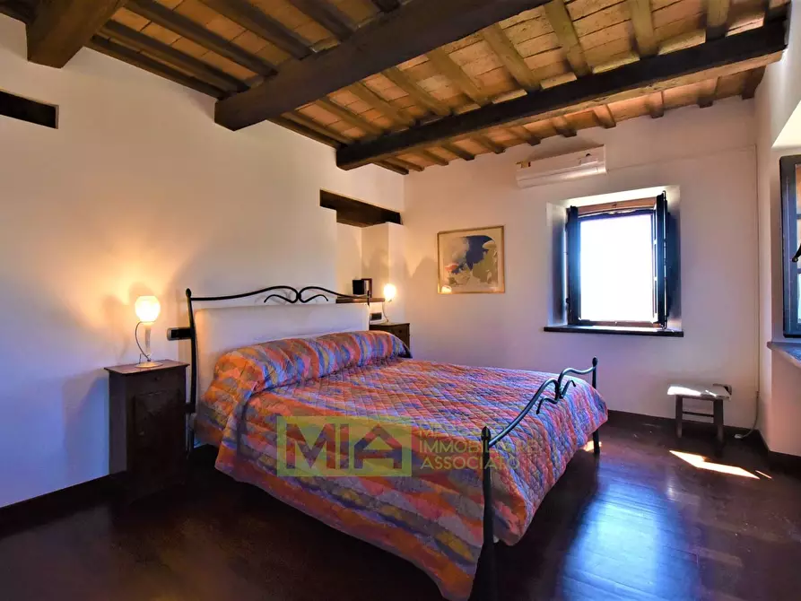 Immagine 25 di Rustico / casale in vendita  in via Belvedere a Gualdo