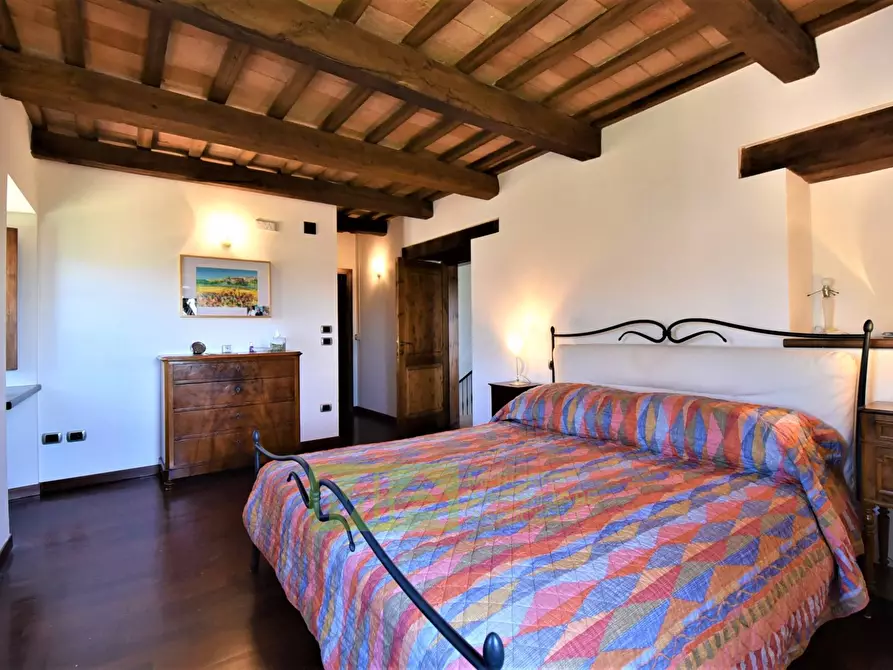 Immagine 26 di Rustico / casale in vendita  in via Belvedere a Gualdo