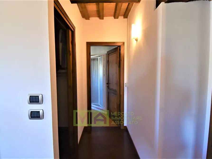 Immagine 27 di Rustico / casale in vendita  in via Belvedere a Gualdo