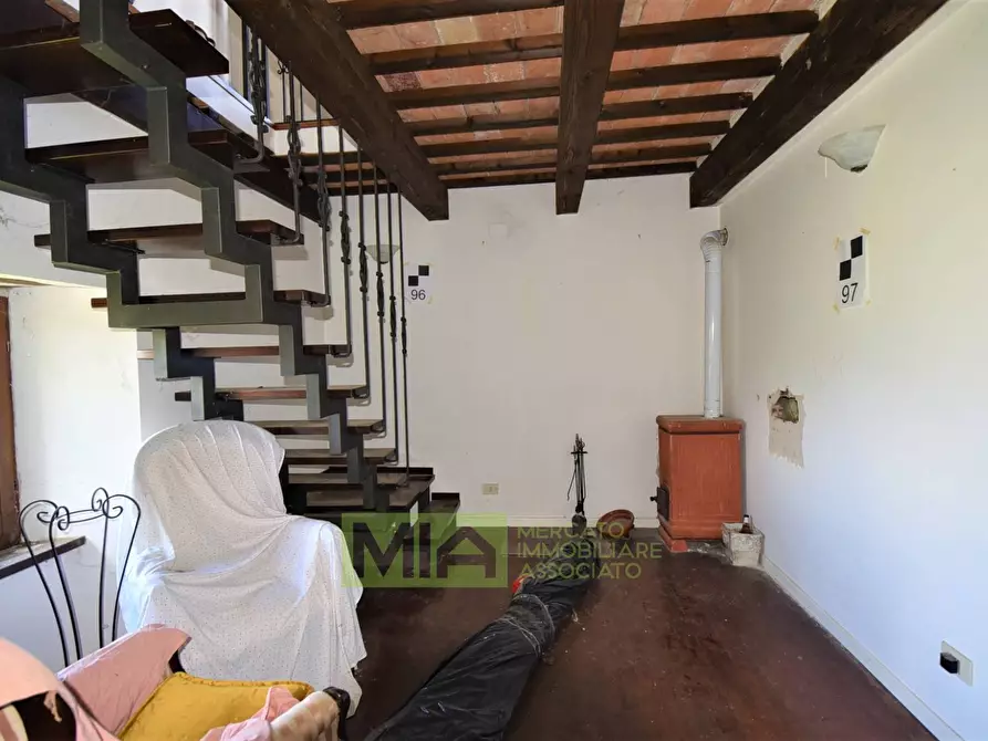 Immagine 11 di Rustico / casale in vendita  in Via Strada a Gualdo