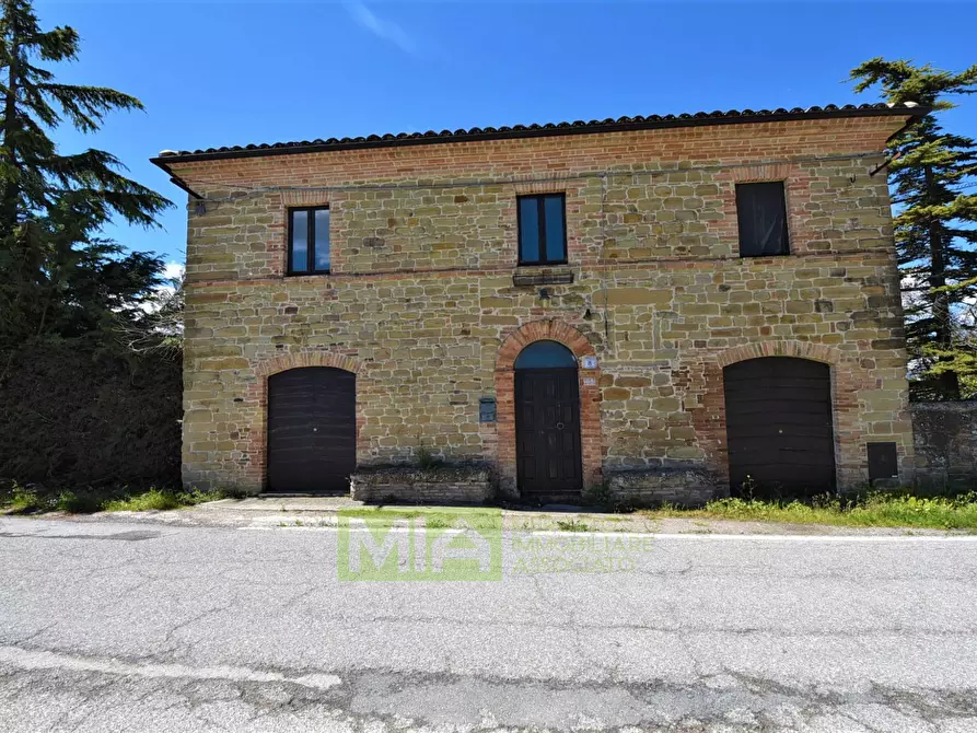 Immagine 3 di Rustico / casale in vendita  in Via Strada a Gualdo