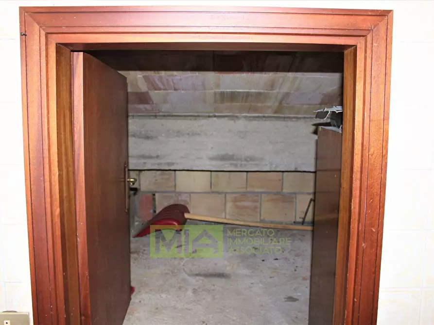 Immagine 21 di Attico in vendita  in Via Della Repubblica a Comunanza