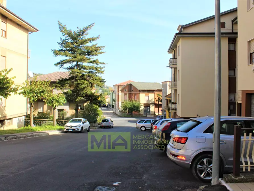 Immagine 22 di Attico in vendita  in Via Della Repubblica a Comunanza