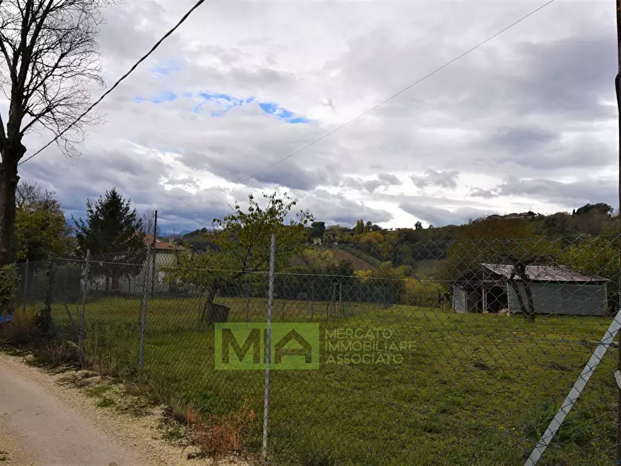 Immagine 11 di Rustico / casale in vendita  in Via Pozzo a Falerone