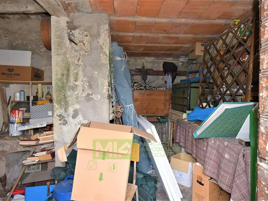 Immagine 17 di Rustico / casale in vendita  in Via Pozzo a Falerone