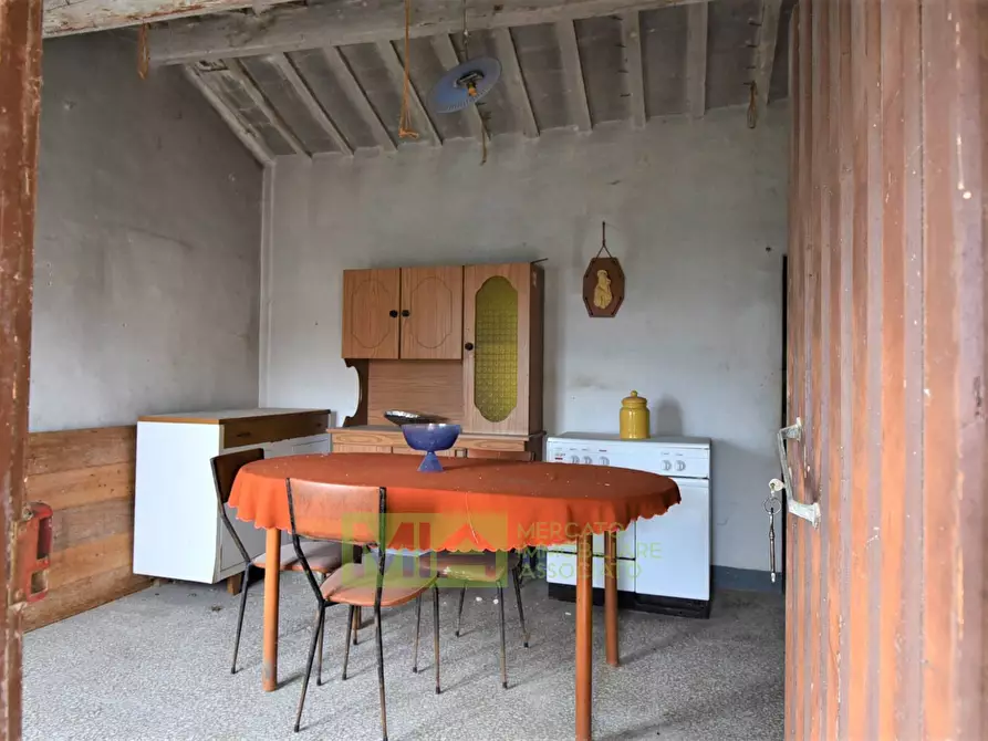 Immagine 19 di Rustico / casale in vendita  in Via Pozzo a Falerone