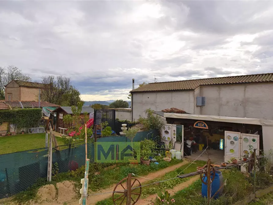 Immagine 27 di Rustico / casale in vendita  in Via Pozzo a Falerone