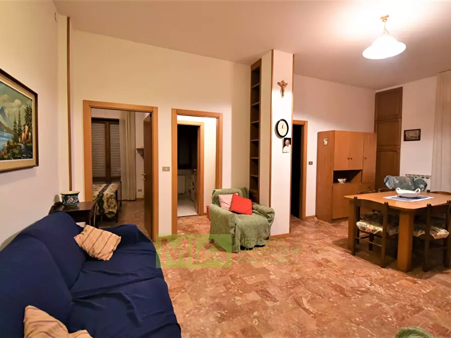 Immagine 1 di Appartamento in vendita  in Via XX Settembre a Amandola