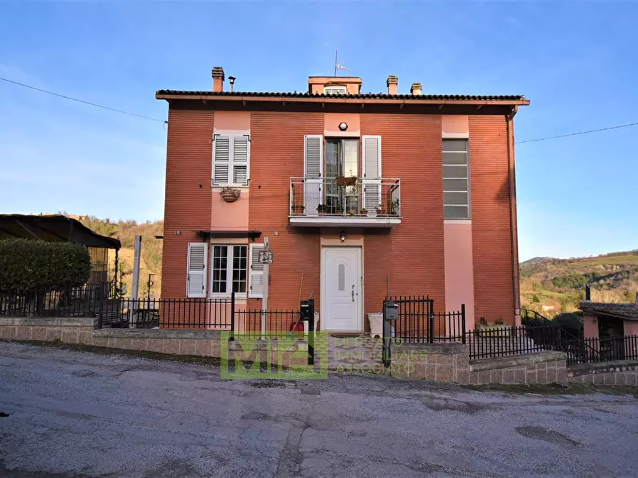 Immagine 1 di Casa indipendente in vendita  in Contrada Cardagnano a Sarnano