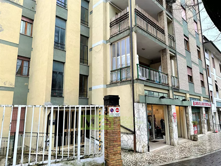 Immagine 22 di Appartamento in vendita  in Via Cesare Battisti a Amandola