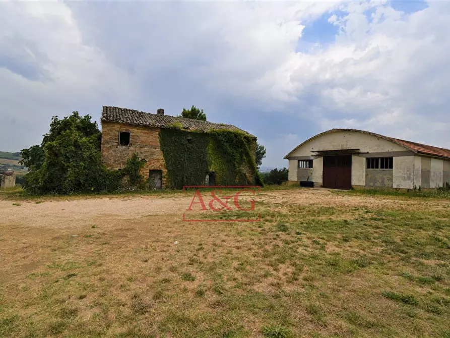 Immagine 1 di Rustico / casale in vendita  in Contrada Campiglione a Fermo