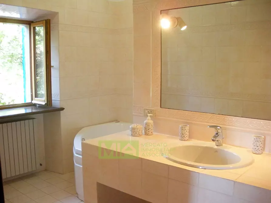 Immagine 16 di Villa in vendita  in CONTRADA VALLEMARINA a Monte Vidon Corrado