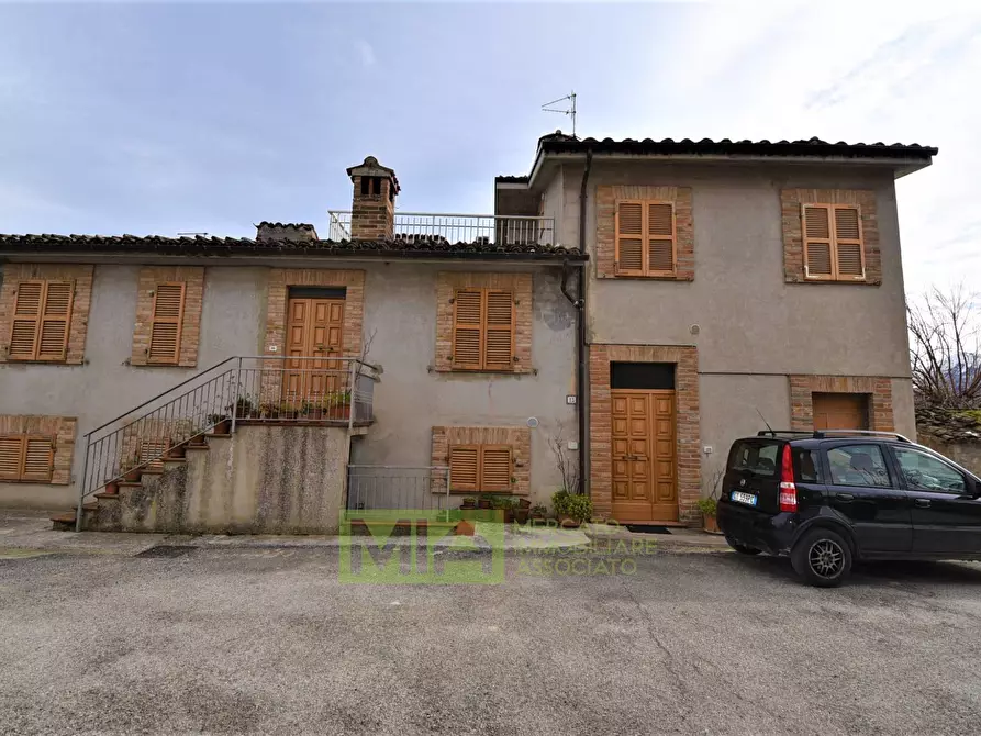 Immagine 1 di Appartamento in vendita  in Località Villa Taccarelli a Amandola