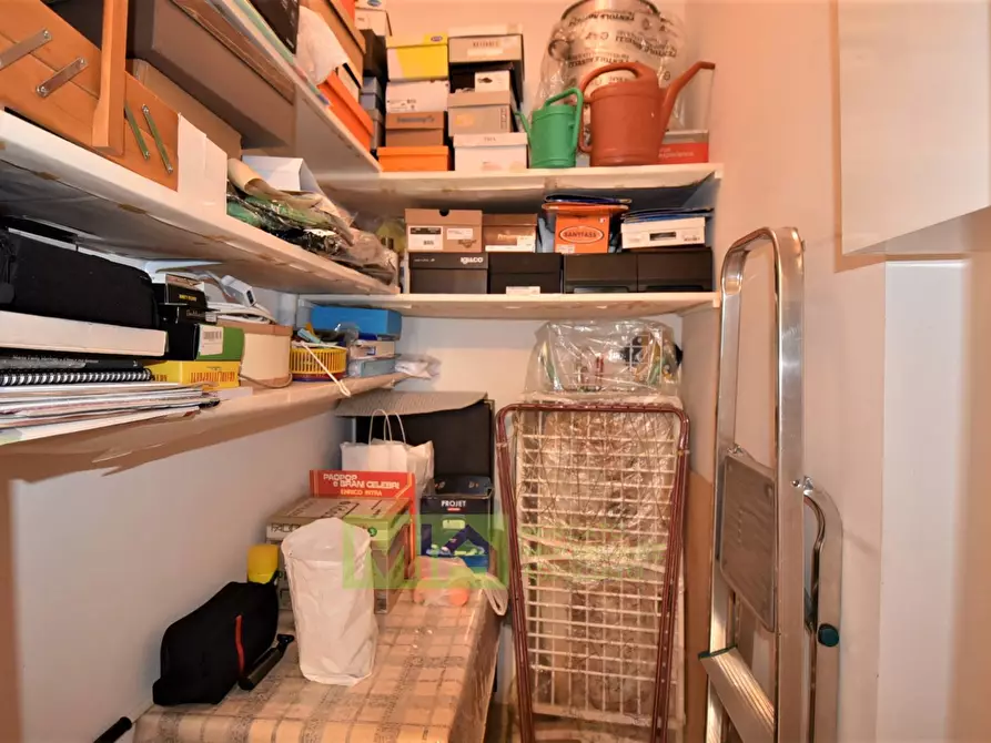 Immagine 8 di Appartamento in vendita  in Via Roma a Amandola