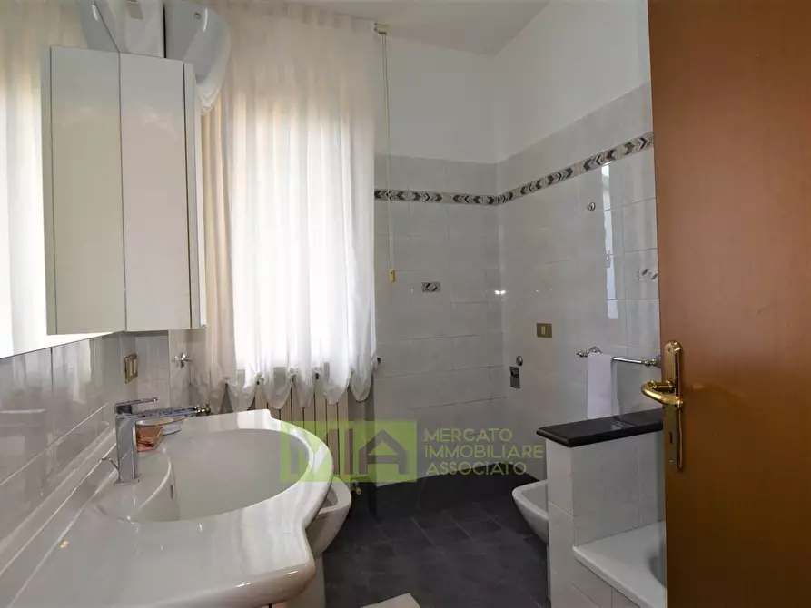 Immagine 14 di Appartamento in vendita  in Via Roma a Amandola