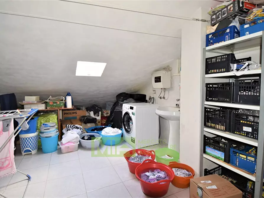 Immagine 17 di Appartamento in vendita  in Via Roma a Amandola