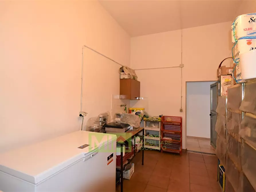 Immagine 19 di Appartamento in vendita  in Via Roma a Amandola