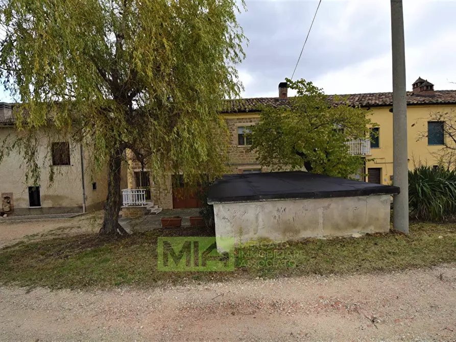 Immagine 5 di Casa indipendente in vendita  in Contrada Morrone a Gualdo