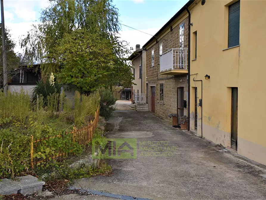 Immagine 7 di Casa indipendente in vendita  in Contrada Morrone a Gualdo