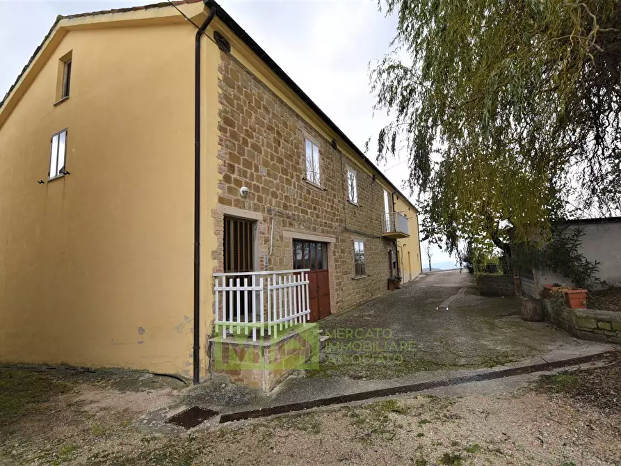 Immagine 1 di Casa indipendente in vendita  in Contrada Morrone a Gualdo