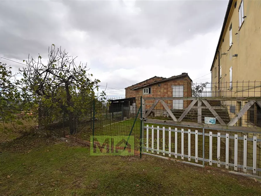 Immagine 8 di Casa indipendente in vendita  in Contrada Morrone a Gualdo