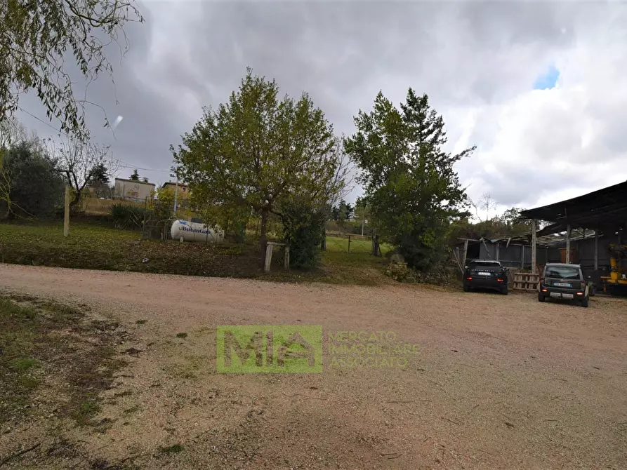 Immagine 9 di Casa indipendente in vendita  in Contrada Morrone a Gualdo