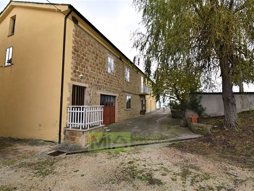 Immagine 4 di Casa indipendente in vendita  in Contrada Morrone a Gualdo