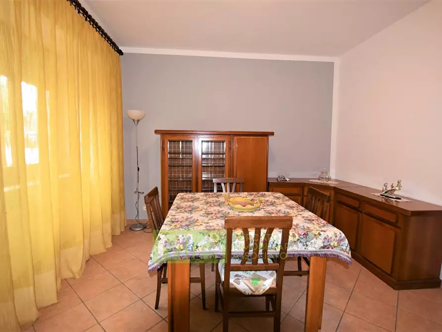 Immagine 11 di Casa indipendente in vendita  in Contrada Morrone a Gualdo