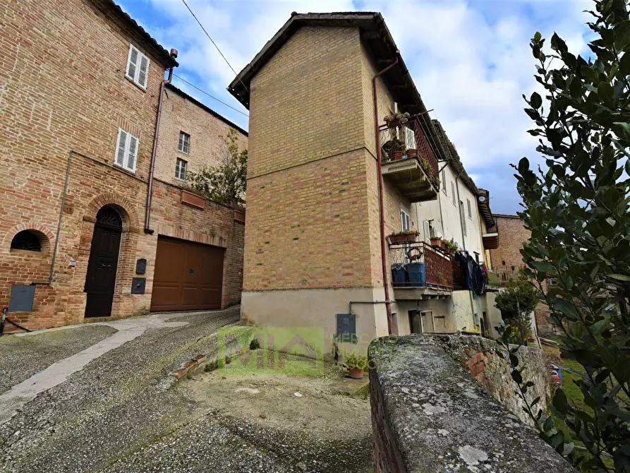 Immagine 1 di Casa indipendente in vendita  in Via Nunzio Manardi a Amandola