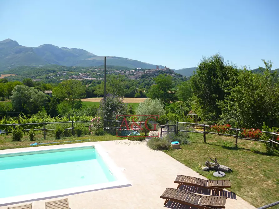 Immagine 8 di Rustico / casale in vendita  in contrada schito a Sarnano