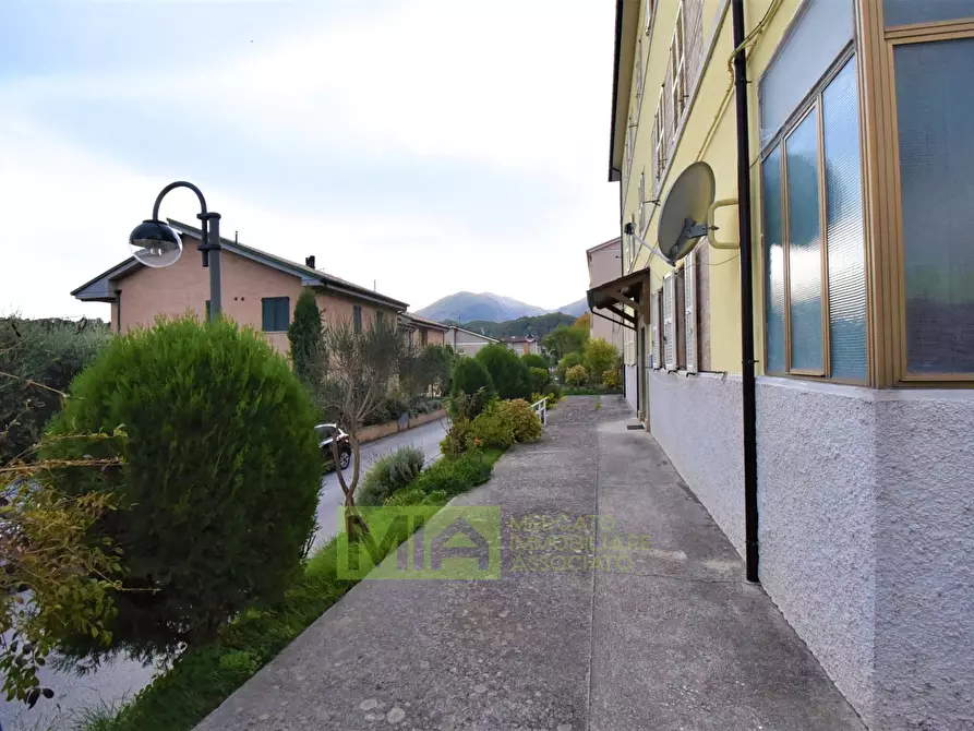 Immagine 15 di Appartamento in vendita  in Via Pignotto a Amandola