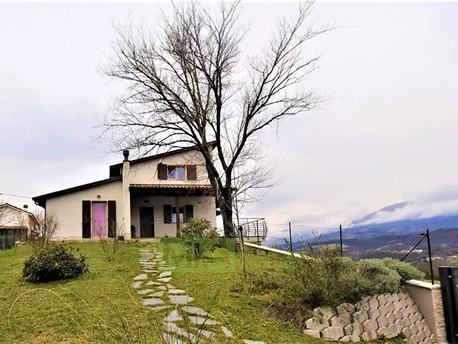 Immagine 1 di Villa in vendita  in c.da Picarelli a Sarnano