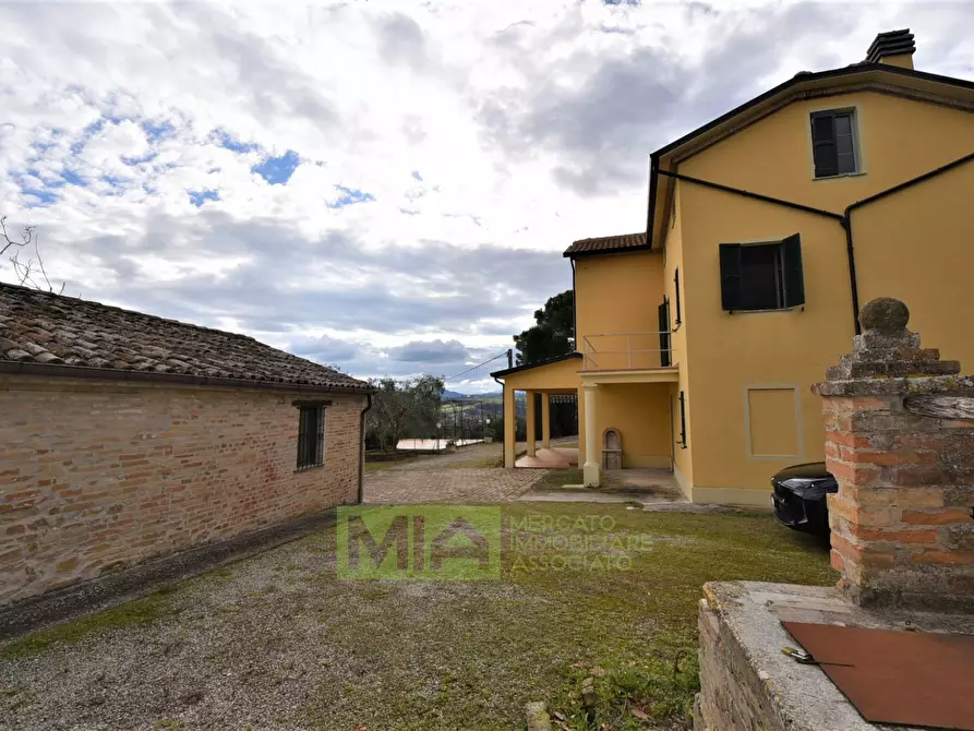 Immagine 12 di Villa in vendita  in Contrada Piagge a Falerone