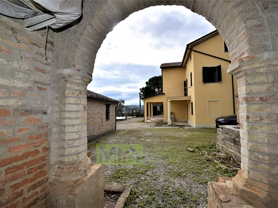 Immagine 10 di Villa in vendita  in Contrada Piagge a Falerone