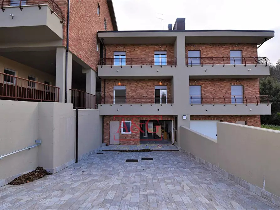 Immagine 4 di Villetta a schiera in vendita  in Via Domenico Sbarra a Montefortino