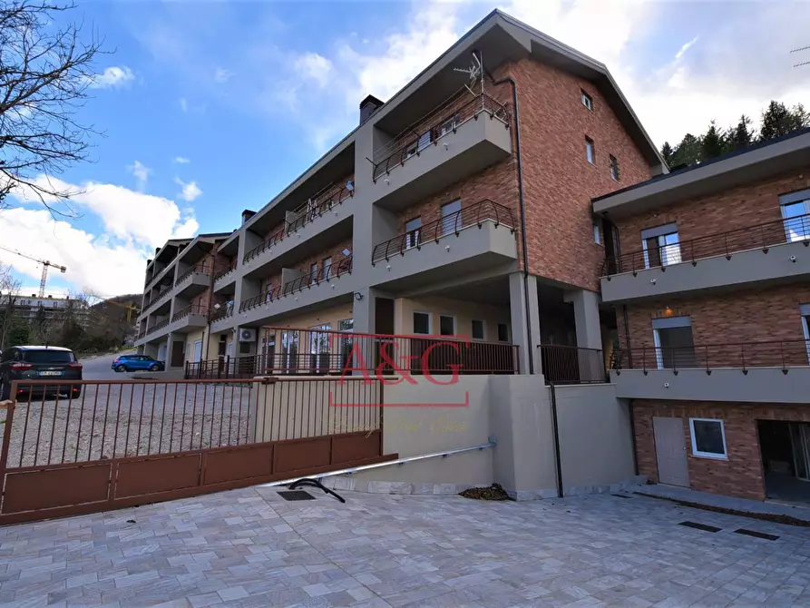 Immagine 3 di Villetta a schiera in vendita  in Via Domenico Sbarra a Montefortino