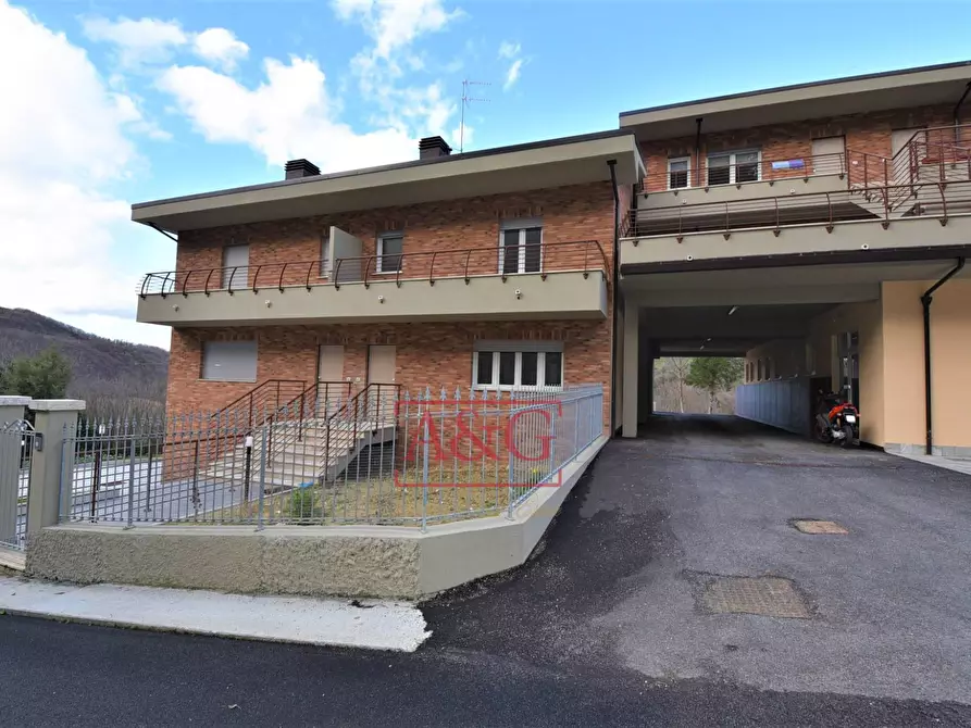 Immagine 2 di Villetta a schiera in vendita  in Via Domenico Sbarra a Montefortino