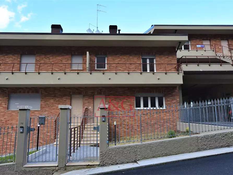Immagine 1 di Villetta a schiera in vendita  in Via Domenico Sbarra a Montefortino