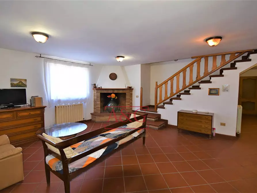 Immagine 21 di Villa in vendita  in Via Del Monte a Smerillo