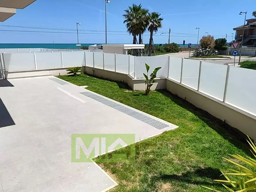 Immagine 3 di Appartamento in vendita  in Viale dei Pini a Altidona