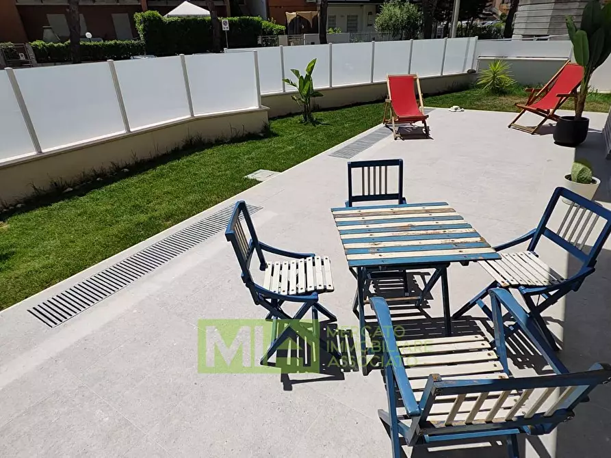 Immagine 10 di Appartamento in vendita  in Viale dei Pini a Altidona