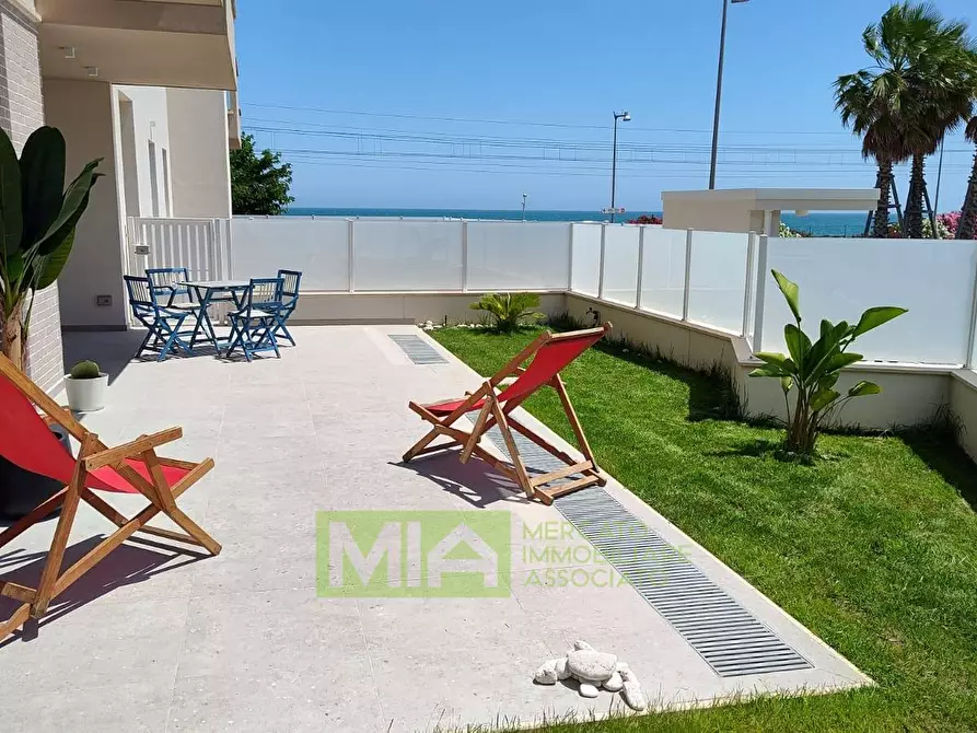 Immagine 11 di Appartamento in vendita  in Viale dei Pini a Altidona