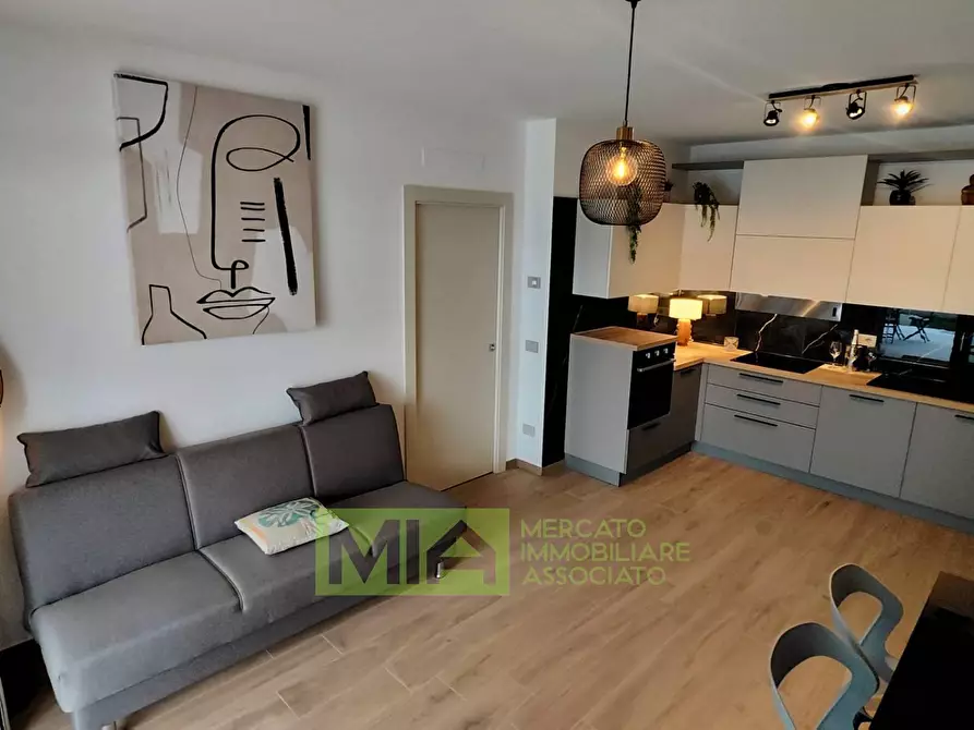 Immagine 16 di Appartamento in vendita  in Viale dei Pini a Altidona