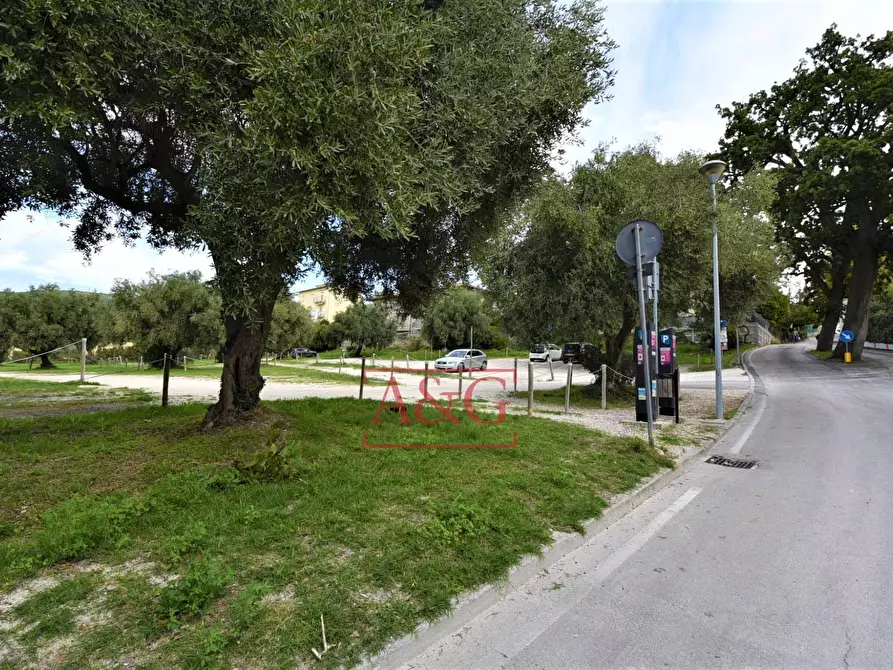 Immagine 17 di Attività commerciale in vendita  in Via Moricone a Sirolo