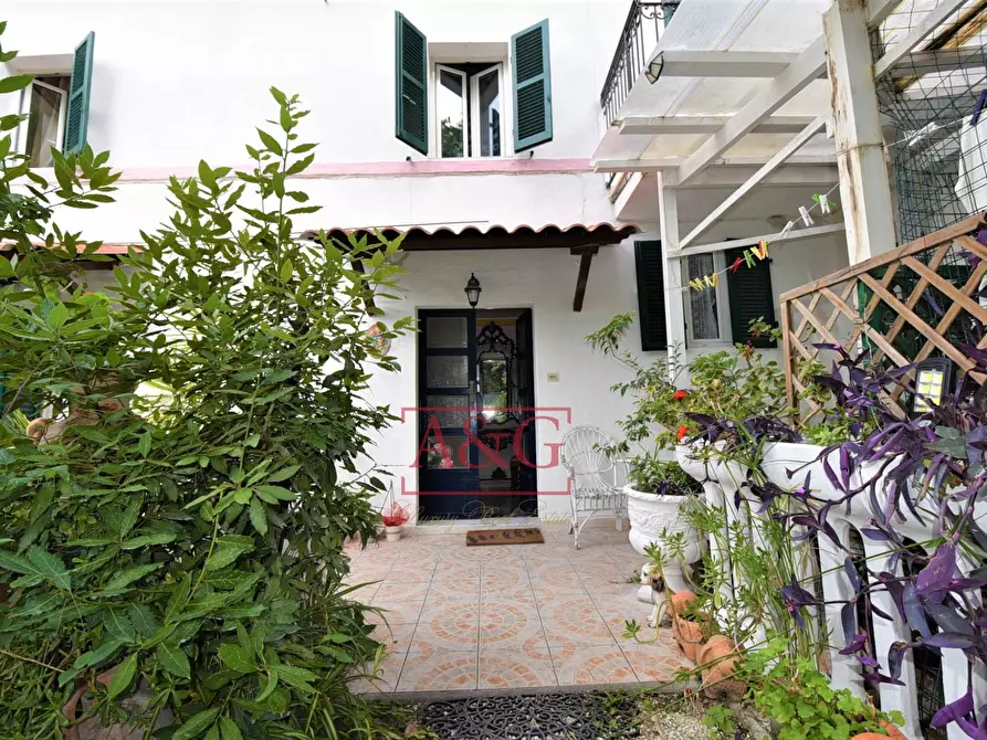 Immagine 21 di Attività commerciale in vendita  in Via Moricone a Sirolo