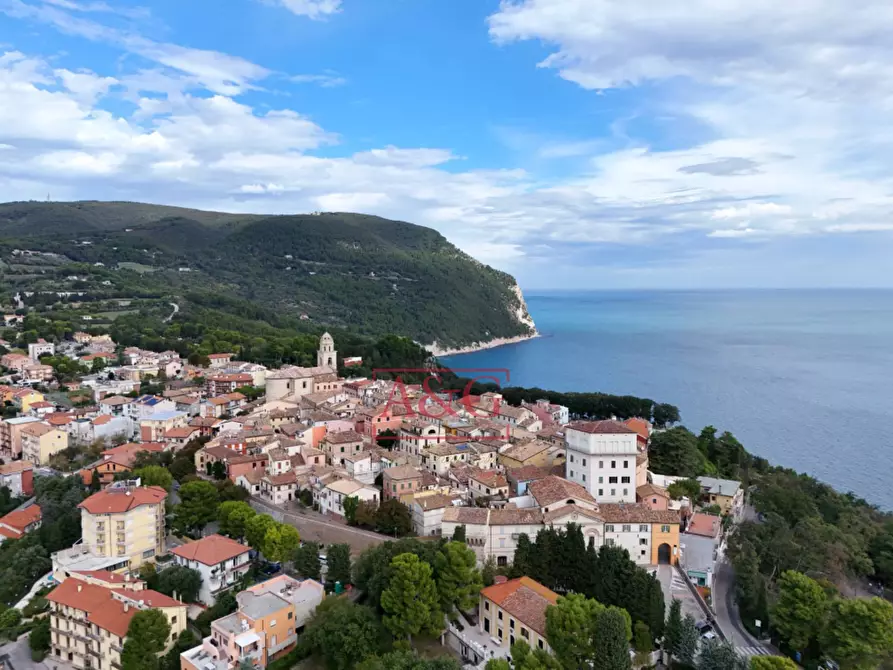Immagine 11 di Attività commerciale in vendita  in Via Moricone a Sirolo