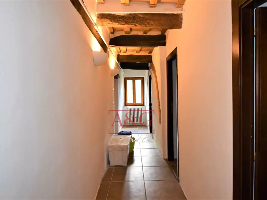 Immagine 28 di Rustico / casale in vendita  in contrada schito a Sarnano