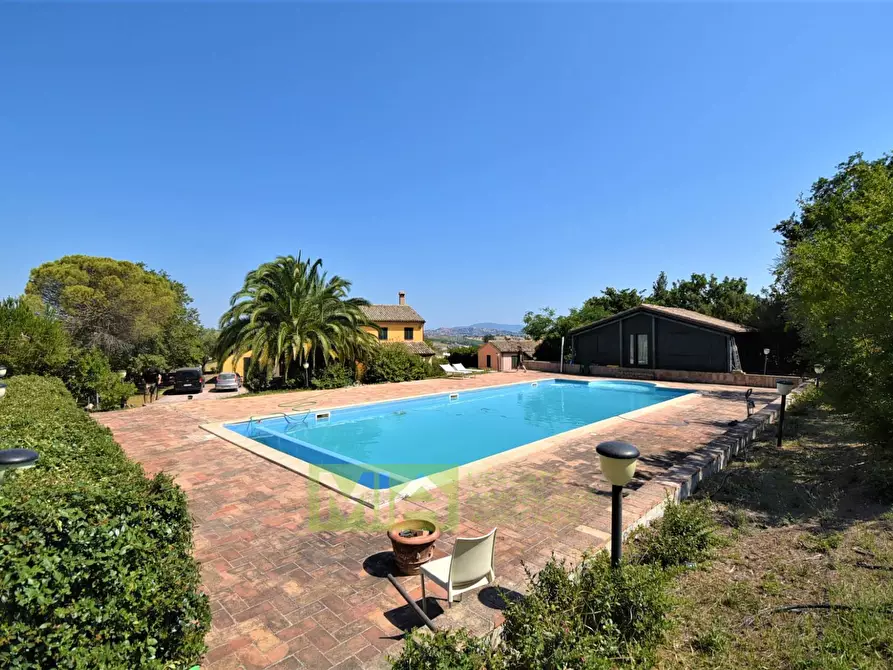 Immagine 12 di Villa in vendita  in Contrada Castelnuovo a Recanati