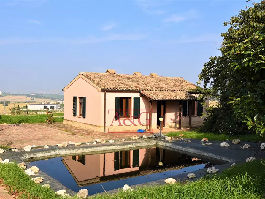 Immagine 8 di Villa in vendita  in Contrada Castelnuovo a Recanati